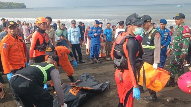 KMP Tunu Pratama Jaya Tenggelam di Selat Bali, 38 Orang Hilang Masih Dicari