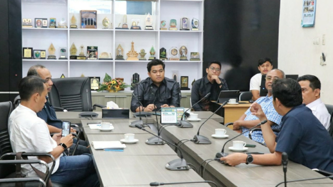 DPRD Gresik Rapat dengan Pemdes Yosowilangun