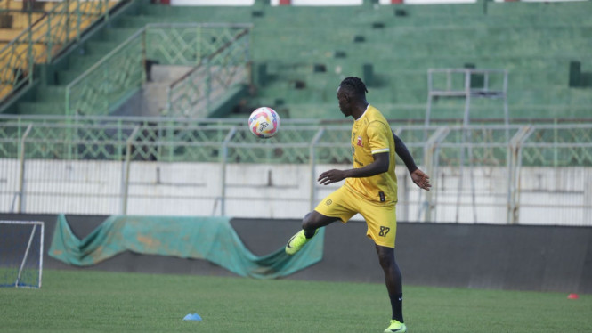 Balotelli Saat Latihan bersama Madura United