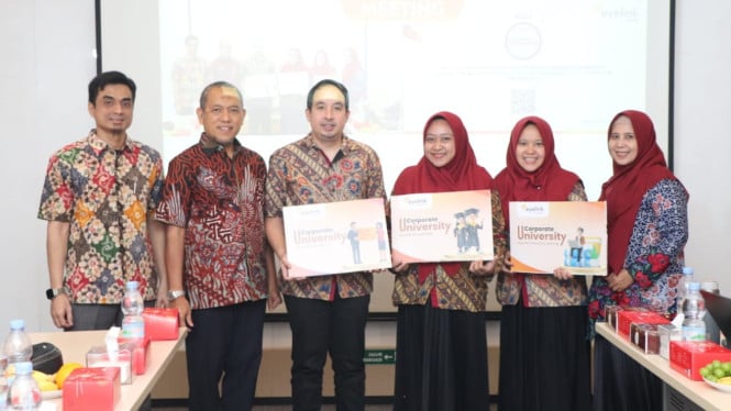Direktur Utama Eyelink Group saat peresmian.