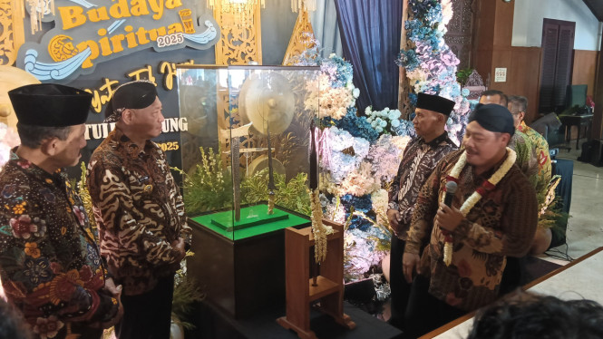 Keris millik Presiden Prabowo yang diberikan ke Fadli Zon Library.