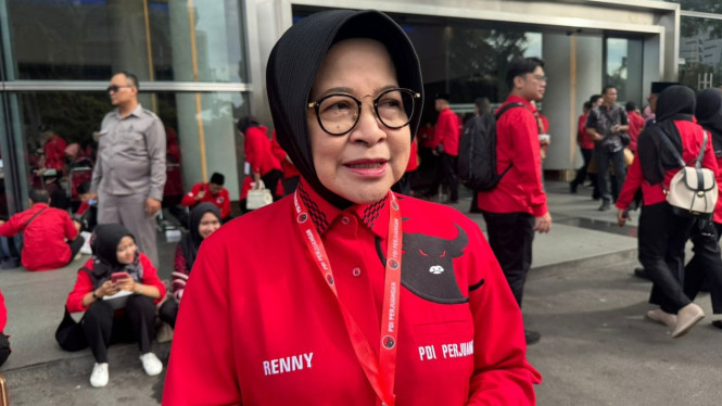 Ketua Fraksi PDIP DPRD Jatim, Wara Sundary Renny Paramana
