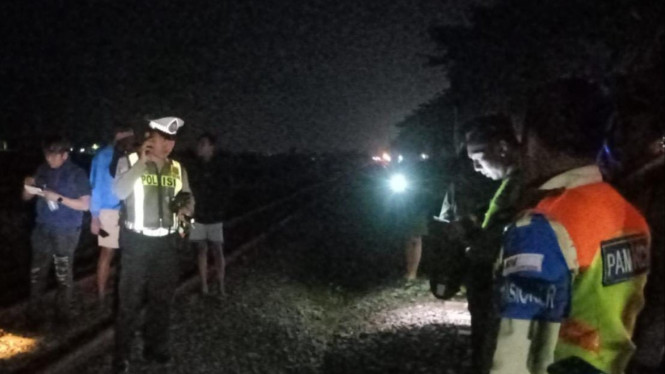 Petugas saat berada di lokasi