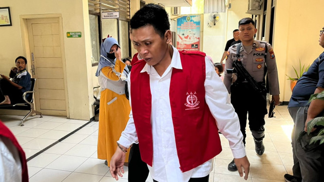 Totok (32), pelaku menjual istri untuk jasa threesome