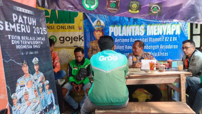Satlantas Polres Mojokerto edukasi ojol keselamatan berkendara