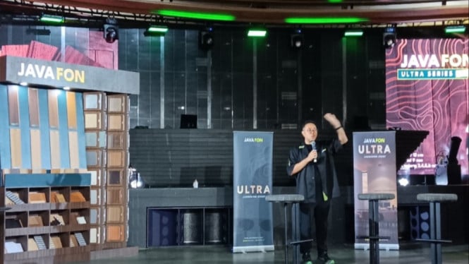 Presiden Direktur Javafon, Roberto Saputra