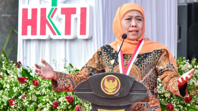 Khofifah di Pelantikan DPC HKTI se-Jatim Periode 2025-2030