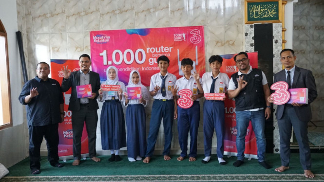 Sedekah Kuota Tri dan 1.000 Guru Foundation