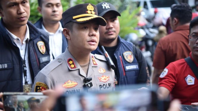 Kapolres Gresik AKBP Rovan Richard Mahenu