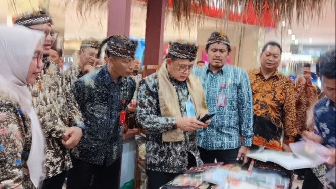 Sekda Provinsi Jatim Adhy Karyono di KUKM Expo 2025