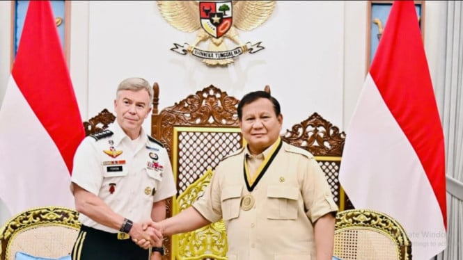 Presiden RI Prabowo terima medali kehormatan