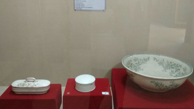 Alat perawatan wajah putri Keraton Sumenep, Madura.