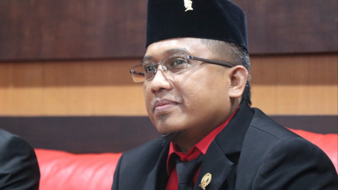 Anggota Fraksi PDIP DPRD Jawa Timur, Agus Black Hoe Budianto