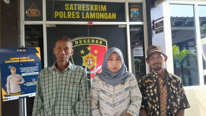 Warga saat melapor ke polisi