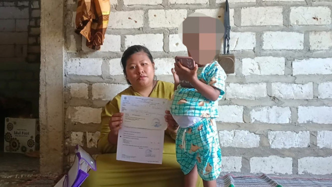 Anak tanpa anus mengalami ginjal bengkak saat bersama ibunya
