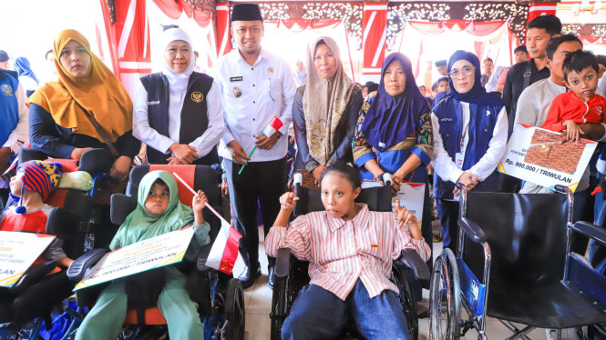 Penyaluran Bansos di Sampang