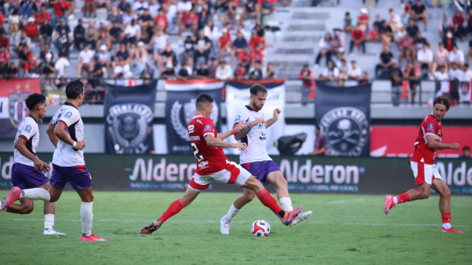 Pertandingan Persik Melawan Bali United