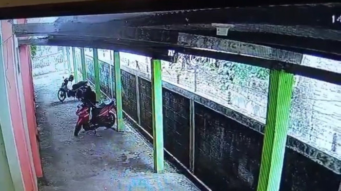 Motor staf TU yang dicuri maling SMPN 1 Kutorejo Mojokerto