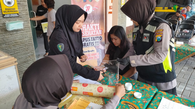 Polisi layani penghapusan tato gratis di Situbondo.