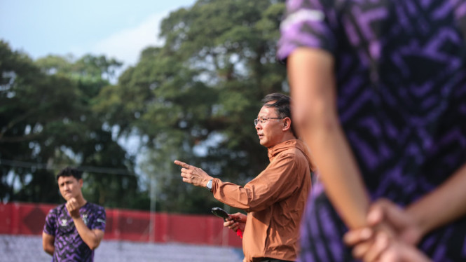 Ong Kim Swee Memimpin Latihan Persik