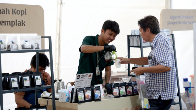 Stan kopi di Pameran JCFF 2025 di Kota Lama Surabaya.