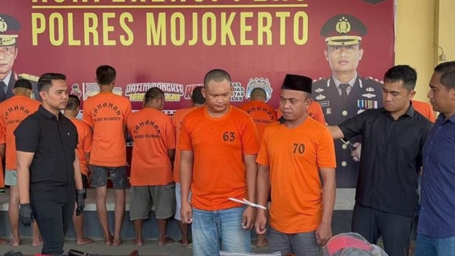 ASS (berkaus tahanan nomor 63), tersangka pembobol rumah kosong di Mojokerto