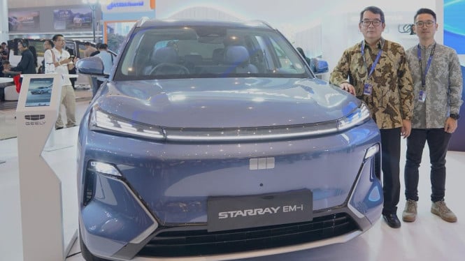 Geely Starray EM-i di pameran GIIAS Surabaya 2025