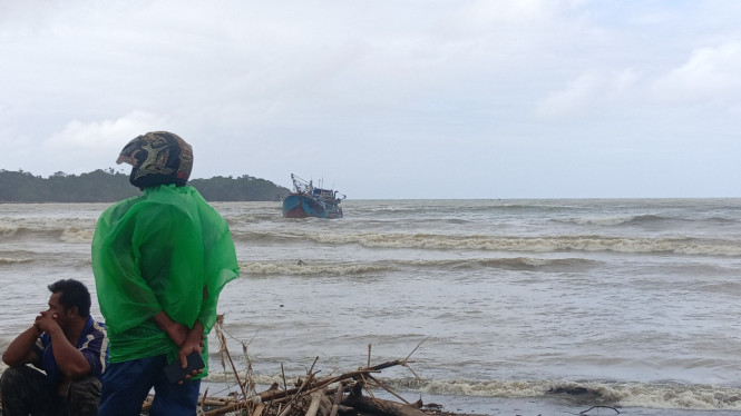 Pantai Niyama Tulungagung.