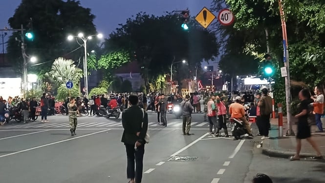 Situasi di depan Gedung Grahadi, Jumat, 29 Agustus 2025 sore WIB.