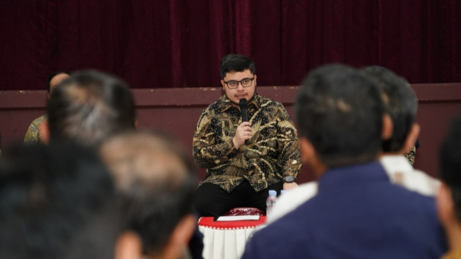 Bupati Kediri Hanindhito Himawan Para mana.