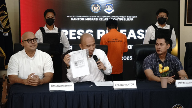 Imigrasi Blitar amankan WNA Malaysia.