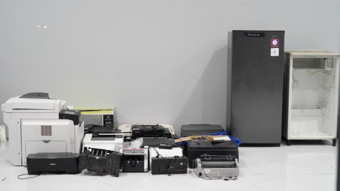 Barang milik Pemkab Kediri dikembalikan di kantor Satpol PP.