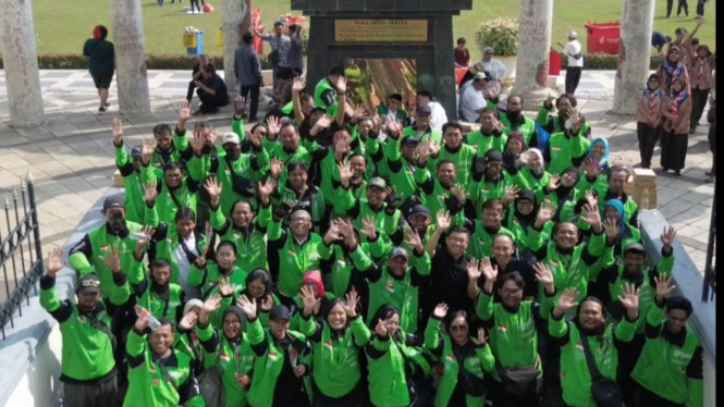 Para Driver Ojek Surabaya dalam Apel Damai.