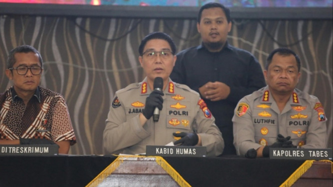 Kabid Humas Polda Jatim Kombes Pol Jules Abraham Abast.