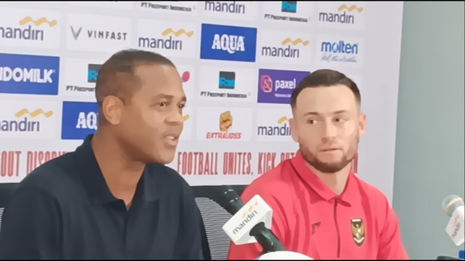 Patrick Kluivert dan Marc Klok.
