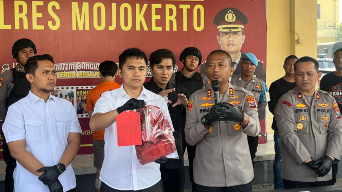 Konferensi pers ungkap kasus mutilasi di Polres Mojokerto