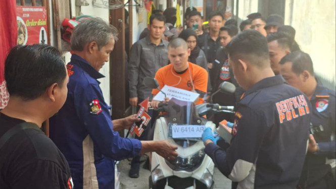 Tersangka Alvi Maulana menjalani rekonstruksi mutilasi.
