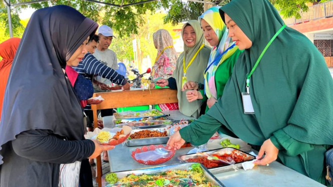 Warung 1000 Cinta di SD Alam Al Izzah Krian, Sidoarjo.