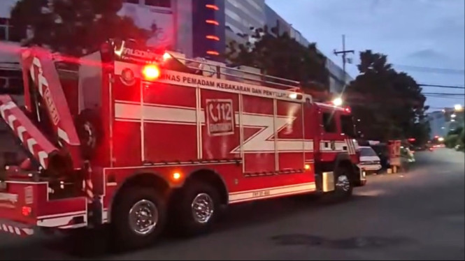 Mobil Heavy Duty Rescue Pemkot Surabaya.
