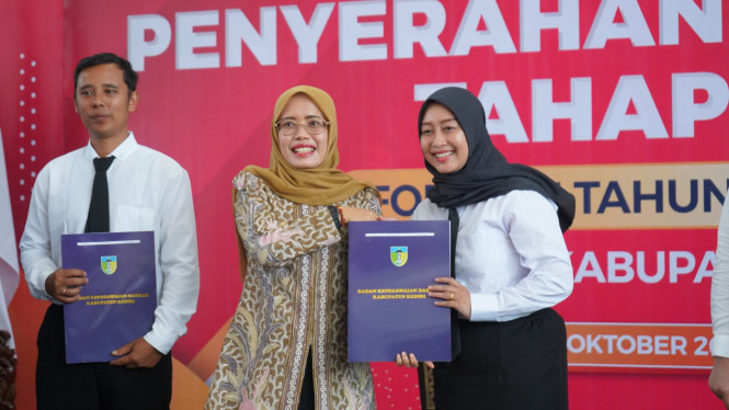Penyerahan SK PPPK oleh Pemkab Kediri.