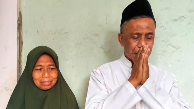 Ibu dan Paman Maulana, korban selamat tragedi Ponpes Al Khoziny.