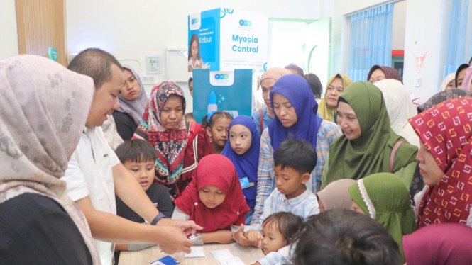 Layanan Myopia Control di RS KMU Lamongan.