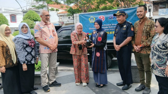Pelepasan produk UMKM Gresik ke Cina.