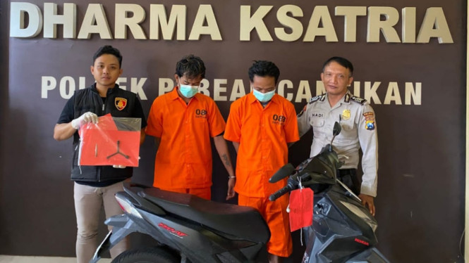 Pelaku di kantor polisi