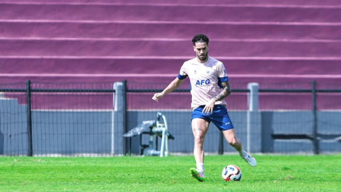 Pemain Persik Latihan.