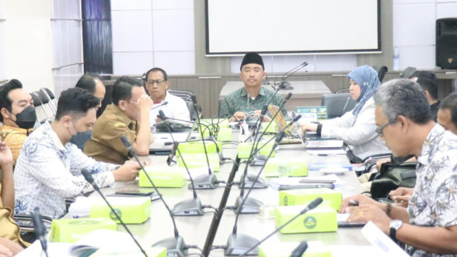 Rapat Bapemperda di DPRD Kabupaten Gresik.