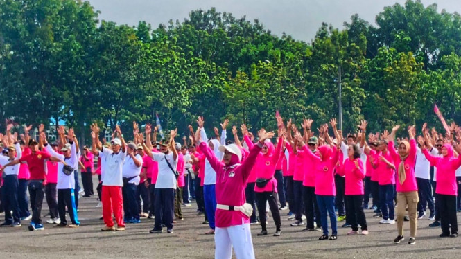 Ribuan Purna Marinir senam bersama di HUT ke-80 Korps Marinir.