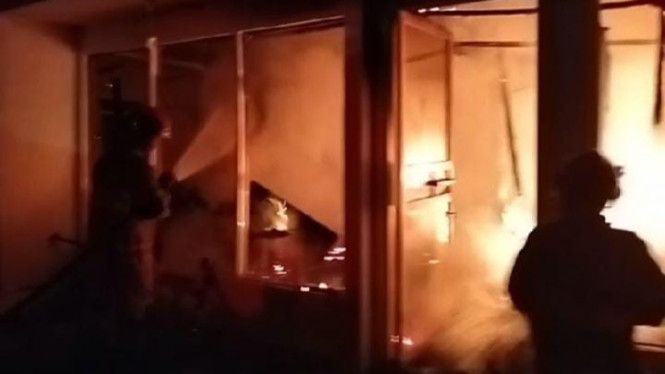 Kafe Terbakar di Desa Campurejo Bojonegoro.