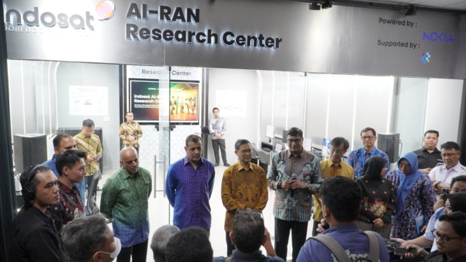 Peresmian AI-RAN Research Center di Surabaya.