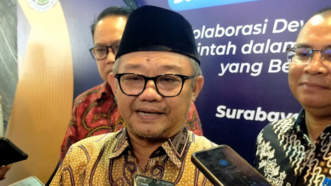 Mendikdasmen Abdul Mu'ti di Surabaya.